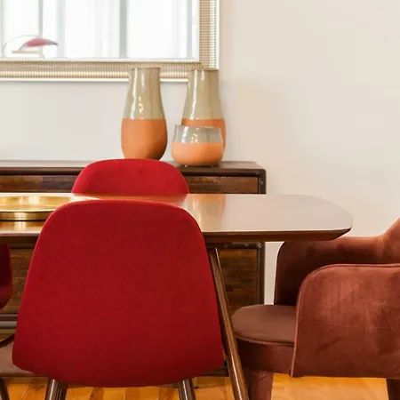 Baixa Beautiful And Luminous 3 Bdr Flat Apartment *
