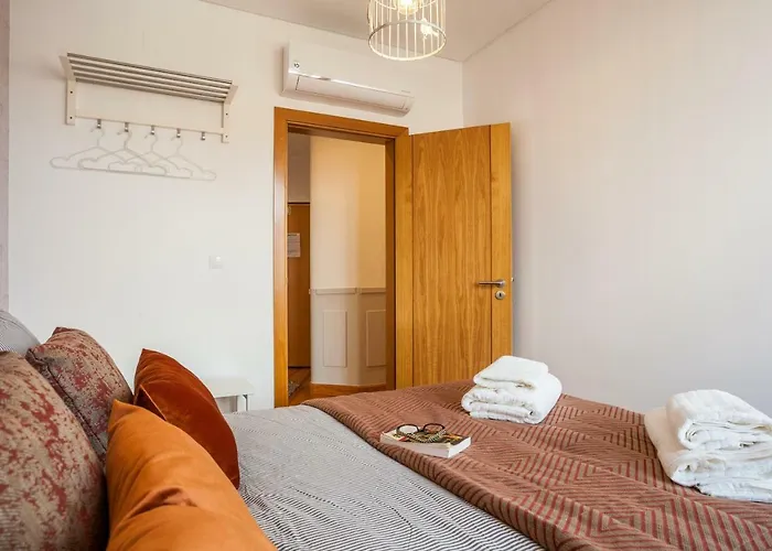 Baixa Beautiful And Luminous 3 Bdr Flat