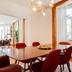 Baixa Beautiful And Luminous 3 Bdr Flat * 리스본