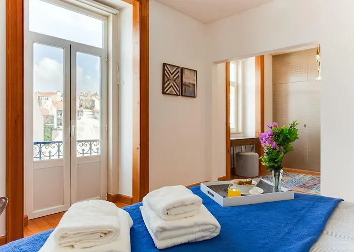 Baixa Beautiful And Luminous 3 Bdr Flat